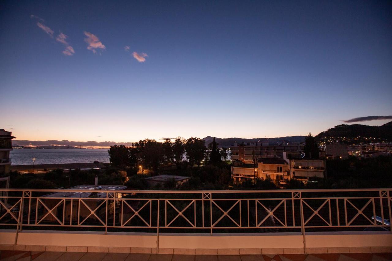 Near Nafpaktos' KiteSurfing beach, Luxurious Penthouse - Άνετο οροφοδιαμέρισμα 65m2 με θέα, κοντά στην παραλία Γριμπόβου Εξωτερικό φωτογραφία