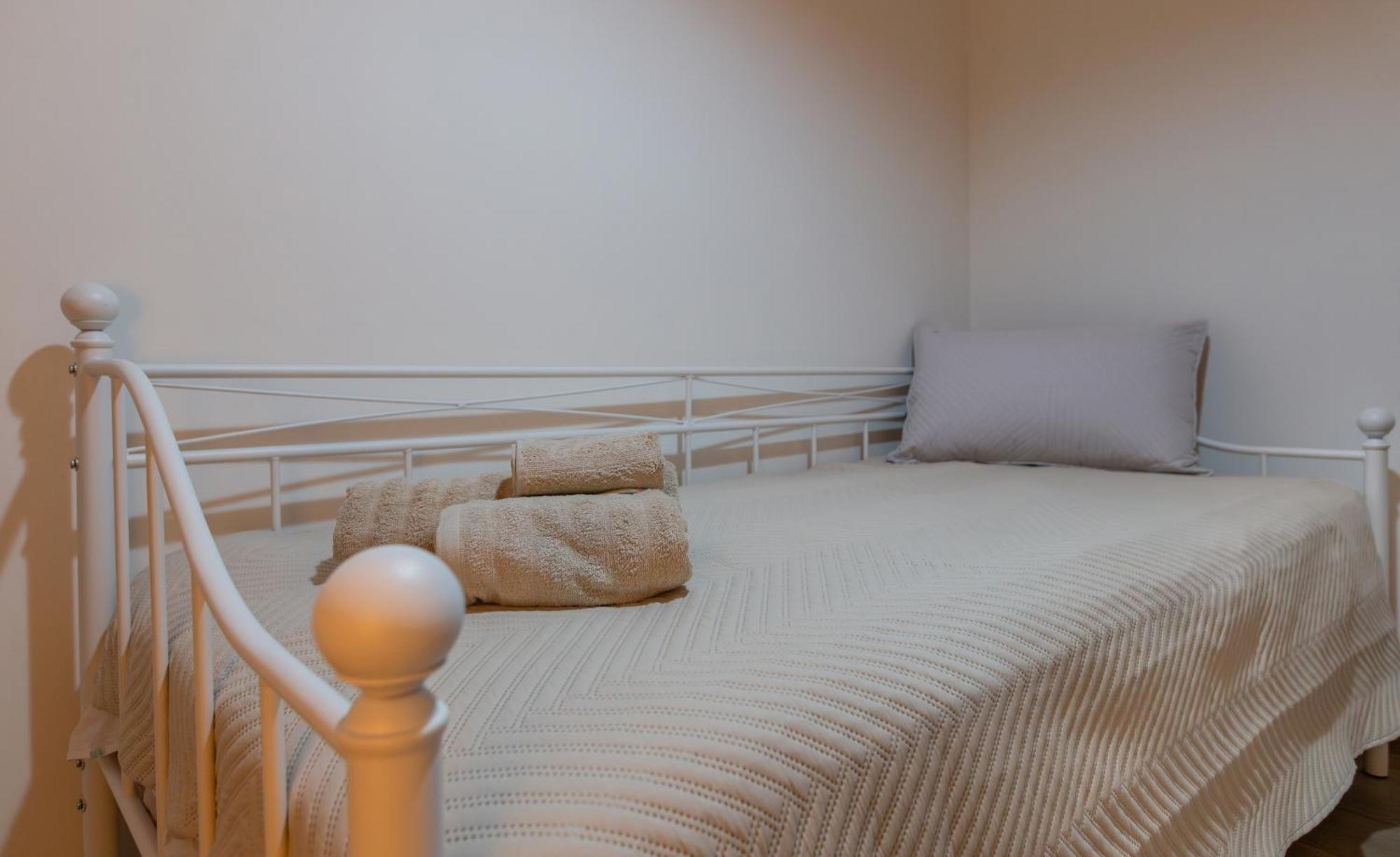 Near Nafpaktos' KiteSurfing beach, Luxurious Penthouse - Άνετο οροφοδιαμέρισμα 65m2 με θέα, κοντά στην παραλία Γριμπόβου Εξωτερικό φωτογραφία